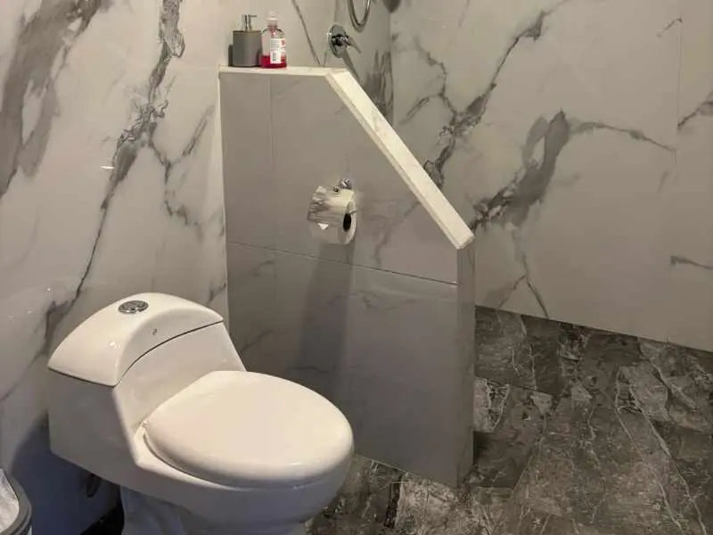 The King Rooms at Mashpi Amagusa Lodge include private bathrooms with showers